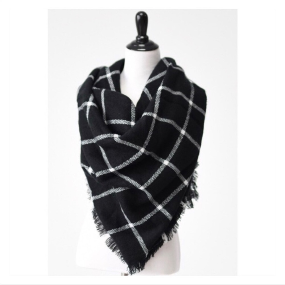 Black & White Plaid Blanket Scarf